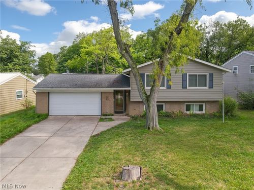 364 Wallace Dr, Berea, OH, 44017-2630 | Card Image
