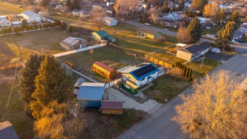 4907 N Chase Rd, Newman Lake, WA, 99025-9609 | Card Image