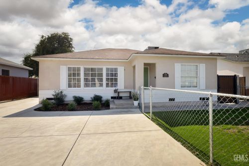 19 Oregon St, Bakersfield, CA, 93305-3420 | Card Image