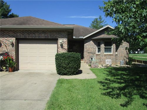 601 Oak St, Pana, IL, 62557-1792 | Card Image