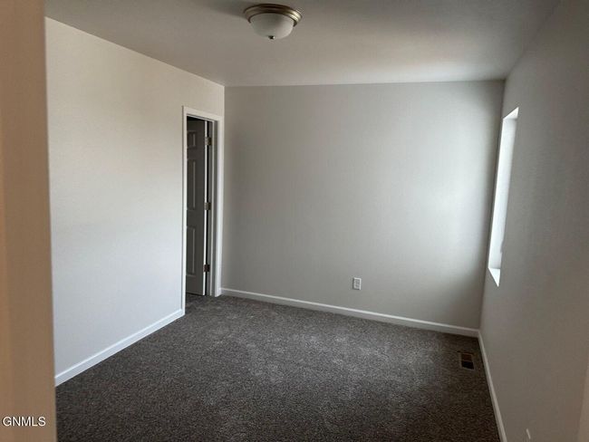 131 Marshall Loop, House other with 3 bedrooms, 3 bathrooms and null parking in Bismarck ND | Image 8