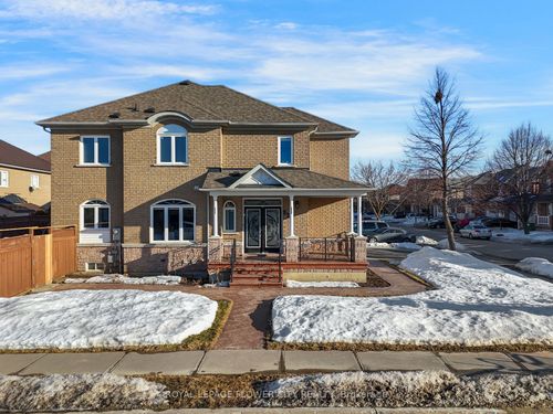 82 Mint Leaf Blvd, Brampton, ON, L6R2J8 | Card Image