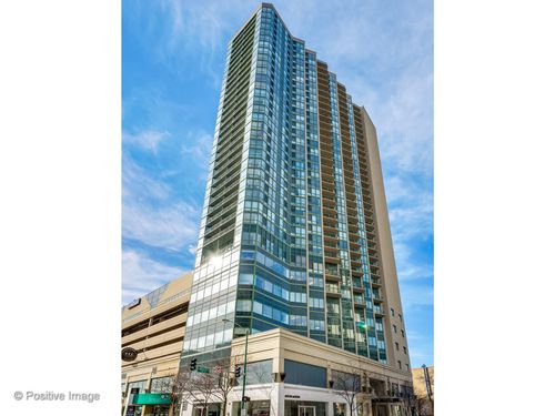 apt-703-111 Maple St, Chicago, IL, 60610-5440 | Card Image