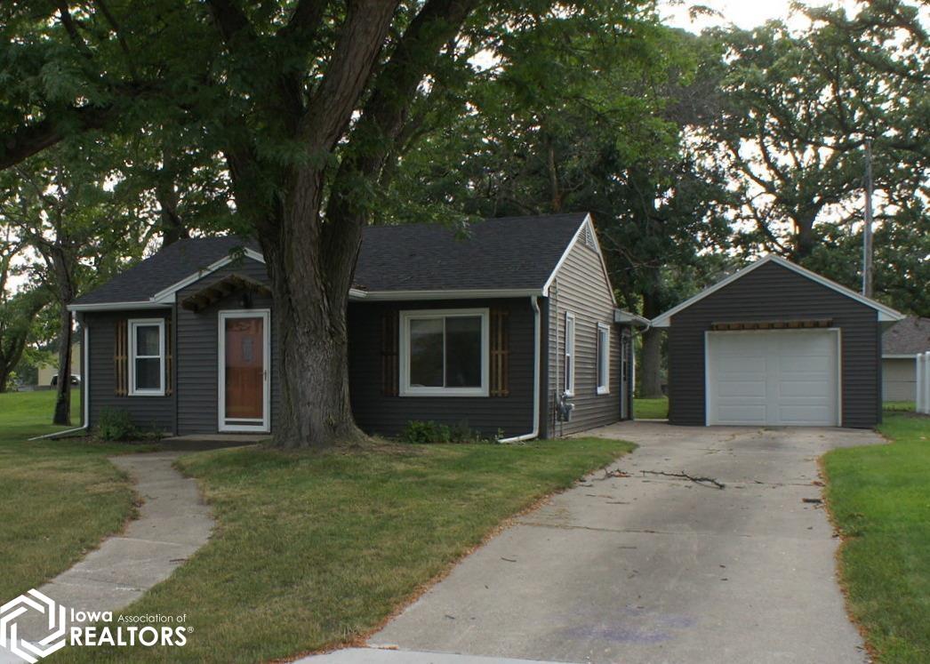 Lincoln Dr, Webster City, IA 50595
