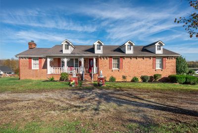 4738 Lahr Rd, House other with 3 bedrooms, 2 bathrooms and 1 parking in Springfield TN | Image 1