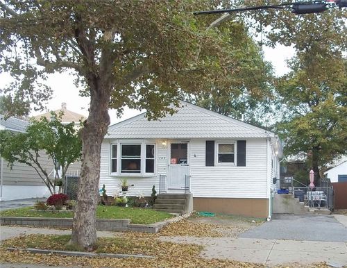 705 Union Ave, Providence, RI, 02909-5422 | Card Image