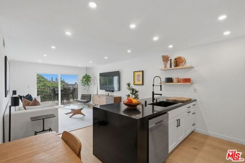 305-1230 Horn Ave, West Hollywood, CA, 90069-2113 | Card Image