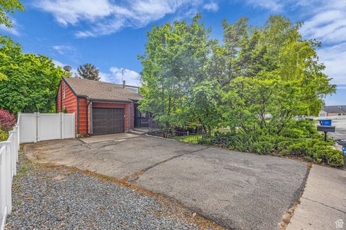 1054 Lamplighter Dr, River Heights, UT, 84321-4911 | Card Image