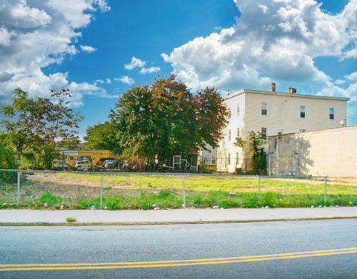 59-55 Water St, Lawrence, MA, 01841-4725 | Card Image