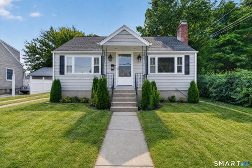 11 Stratfield Pl, Bridgeport, CT, 06606-4003 | Card Image