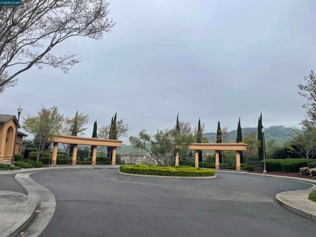 7104 Majestic Ct, Condo with 2 bedrooms, 2 bathrooms and 2 parking in Vallejo CA | Image 17