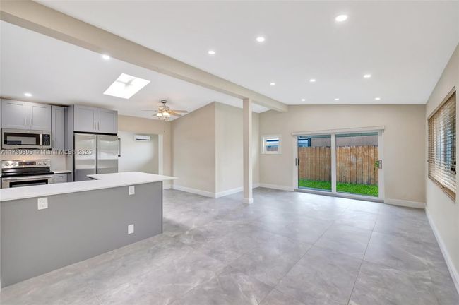 3480 Sw 20 Th St, House other with 3 bedrooms, 2 bathrooms and null parking in Fort Lauderdale FL | Image 6