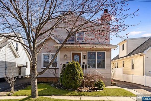 12-17 Roosevelt Pl, Fair Lawn, NJ, 07410-1809 | Card Image