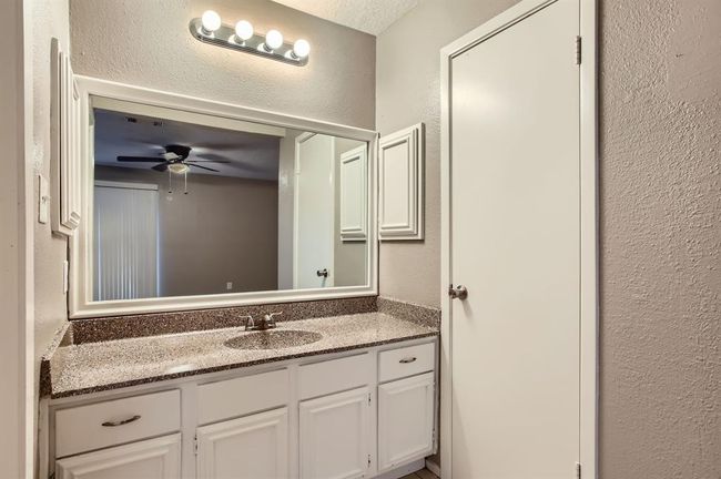 Primary Bathroom | Image 13