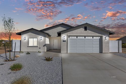 604 W Garis, Ridgecrest, CA, 93555 | Card Image