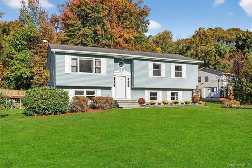 18 Rondack Rd, Middletown, NY, 10941-1651 | Card Image