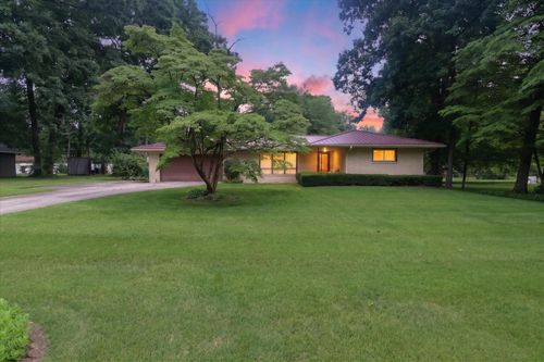 26384 Sweetbriar St, Edwardsburg, MI, 49112-9106 | Card Image
