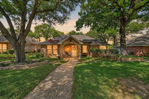 3909 Sunday Hill Drive, Arlington, TX, 76016 | Card Image