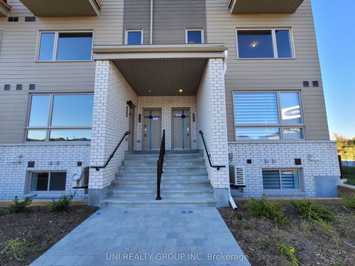 812 Mishi Private, Manor Park - Cardinal Glen and Area, ON, K1K5C5 | Card Image