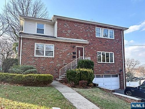 650 Edgewater Ave, Ridgefield, NJ, 07657-1829 | Card Image