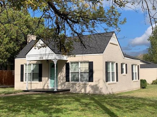 1802 W Avenue I, San Angelo, TX, 76901-4303 | Card Image