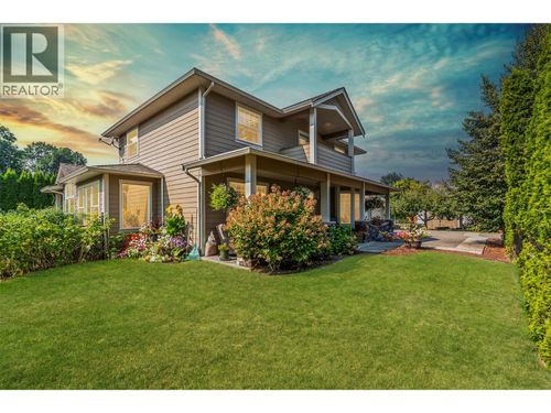 2955 Okanagan St, Armstrong, BC, V4Y0A8 | Card Image