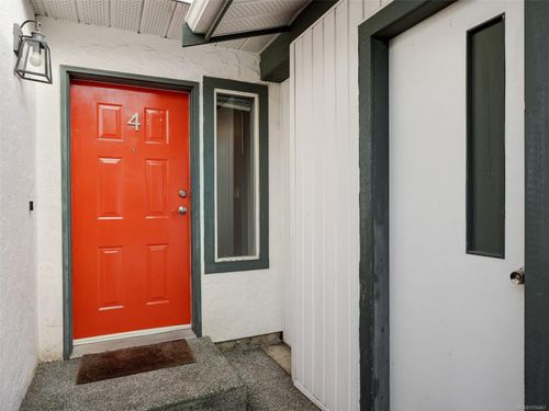 4-9923 Seventh St, Sidney, BC, V8L2V8 | Card Image