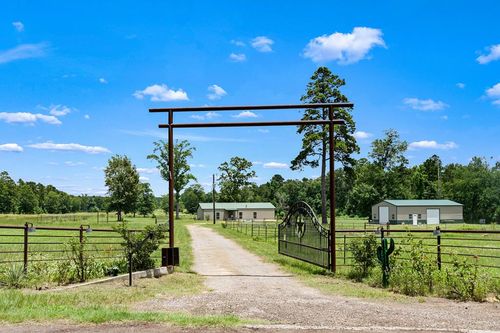 248/330 An County Road 330, Palestine, TX, 75803-0042 | Card Image