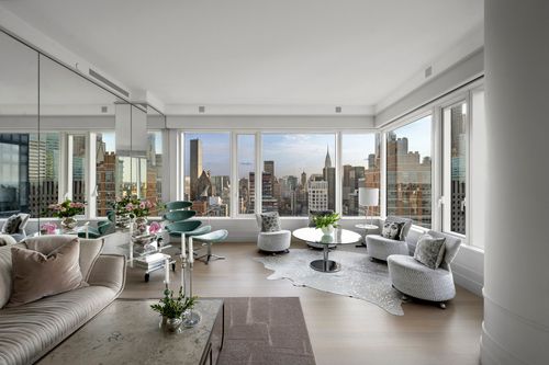 47d-252 E 57th St, New York, NY, 10022-3457 | Card Image