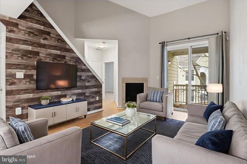 apt-302-12905 Alton Sq, HERNDON, VA, 20170-5893 | Card Image