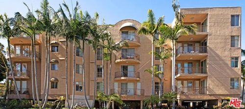 303-211 California Ave, Santa Monica, CA, 90403-5039 | Card Image