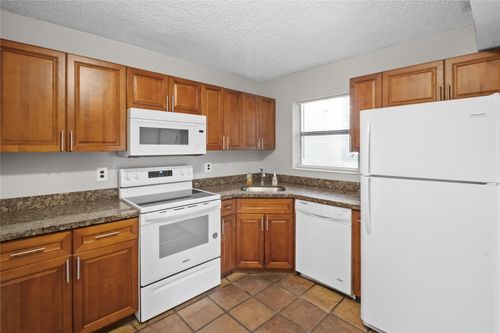 3759-3759 Cocoplum Cir, Coconut Creek, FL, 33063-5936 | Card Image