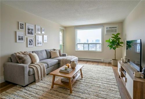 1401-64 Benton St, Kitchener, ON, N2G4L9 | Card Image