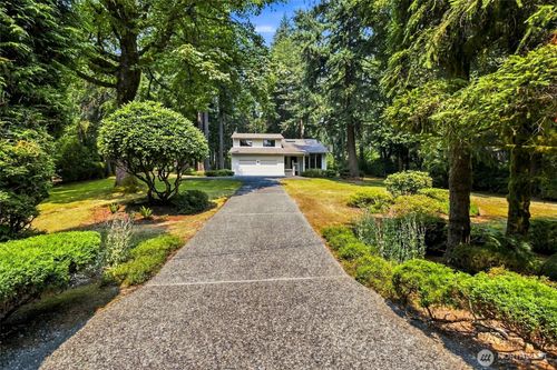 26340 Se 158th St, Issaquah, WA, 98027-6939 | Card Image