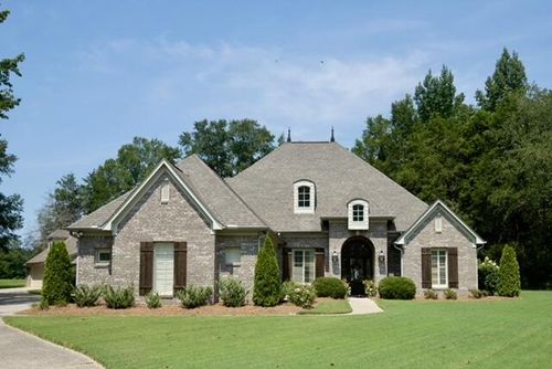 110 Golden Leaf, Tupelo, MS, 38801 | Card Image