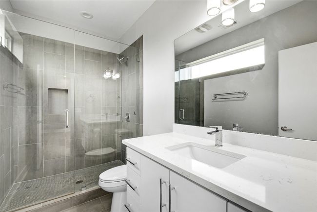 Primary Bathroom | Image 20
