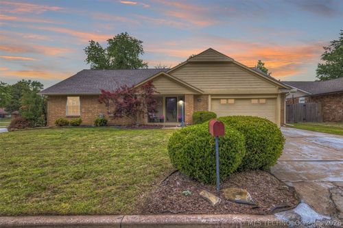 2620 Broadway St, Broken Arrow, OK, 74012-3303 | Card Image