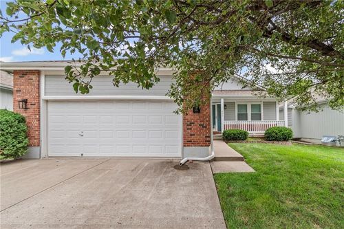 864 Reese St, Liberty, MO, 64068-3094 | Card Image