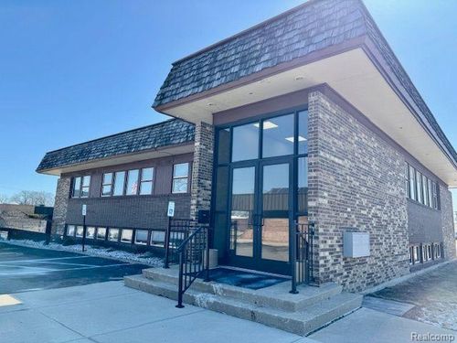 1600 Kingsway Ct, Trenton, MI, 48183-1962 | Card Image