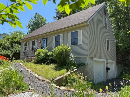 68 Hastings St, Greenfield, MA, 01301-2007 | Card Image