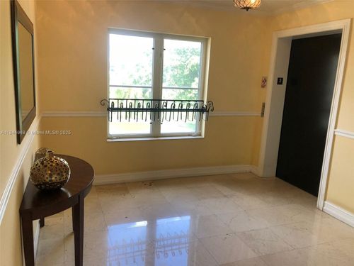 apt-302-322 Madeira Ave, Coral Gables, FL, 33134-4228 | Card Image