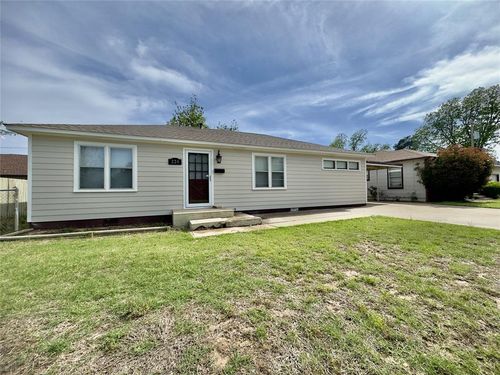220 E Van Buren St, Mangum, OK, 73554-3048 | Card Image
