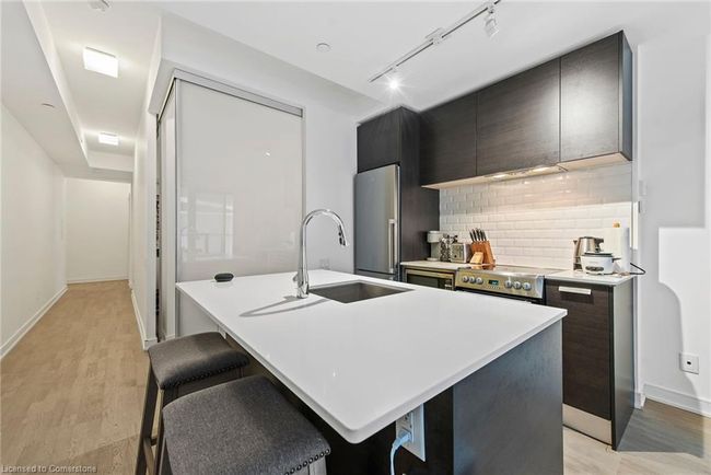 206 - 57 St Joseph St, House attached with 2 bedrooms, 1 bathrooms and null parking in Toronto ON | Image 17