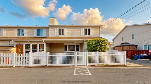 34-36 Leo Street, New York, NY, 10314 | Card Image