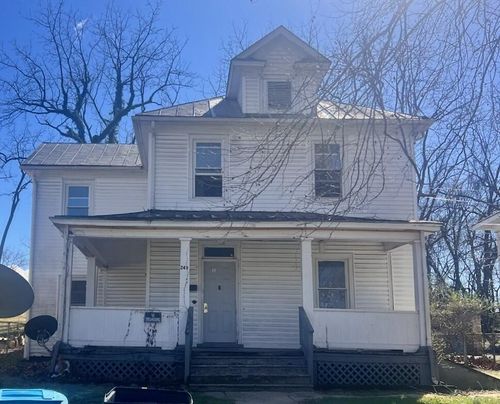 2414 Delaware Ave Nw, Roanoke, VA, 24017-3526 | Card Image