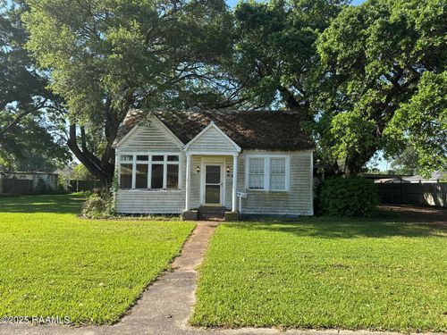 719 E Plaquemine St, Jennings, LA, 70546-5951 | Card Image