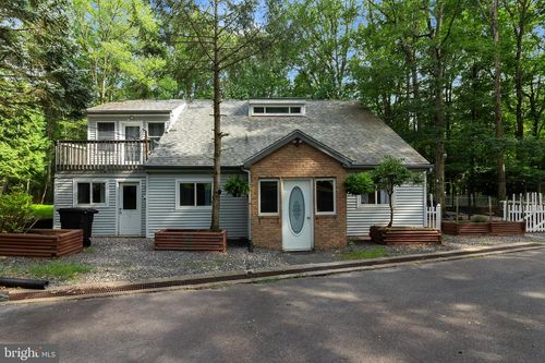 248 W Lake Valley Dr, Hazleton, PA, 18202-3416 | Card Image