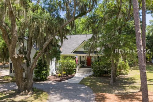 19 Laughing Gull Dr, Beaufort, SC, 29907-1825 | Card Image