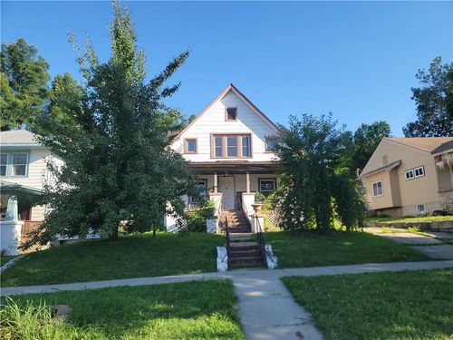 1015 Main St, Osawatomie, KS, 66064-1546 | Card Image