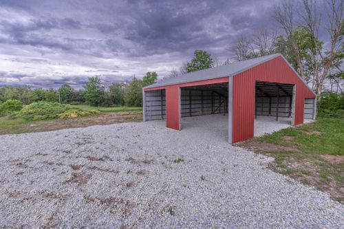 16950 N Davis Rd, Centralia, MO, 65240-7202 | Card Image
